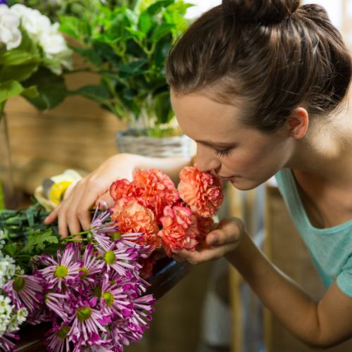 10 טיפים ממומחים – איך לשמור על זר פרחים ?
